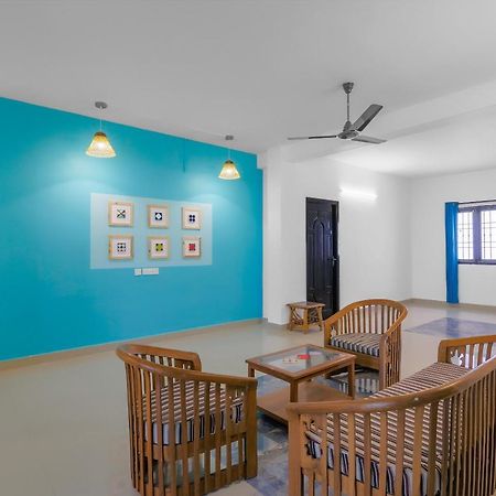Oyo 79233 Hotel Hive Stays Kochi Екстер'єр фото