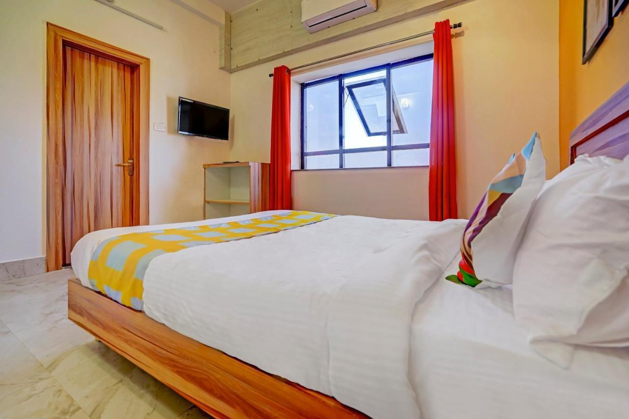 Oyo 79233 Hotel Hive Stays Kochi Екстер'єр фото