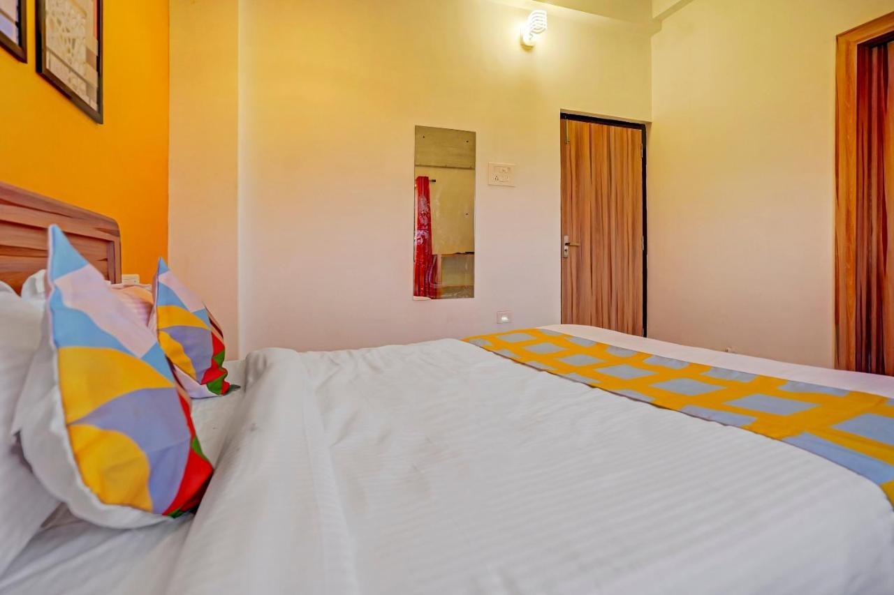 Oyo 79233 Hotel Hive Stays Kochi Екстер'єр фото